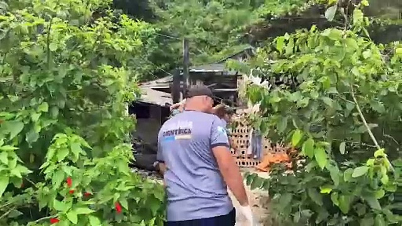 Homem morre agredido e outro queimado em casa em Guaratuba