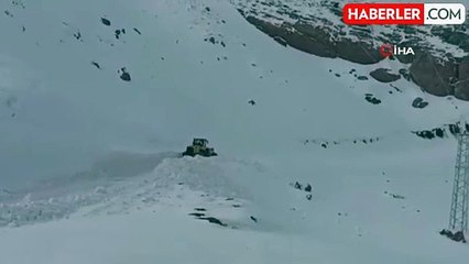 Şırnak'ta Çığ Düştü, Kepçe Operatörü Ölümden Döndü