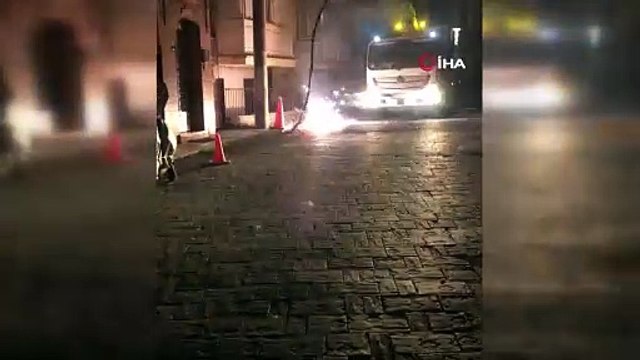 Kuşadası’nda kopan elektrik kablolarındaki patlamalar korkuttu