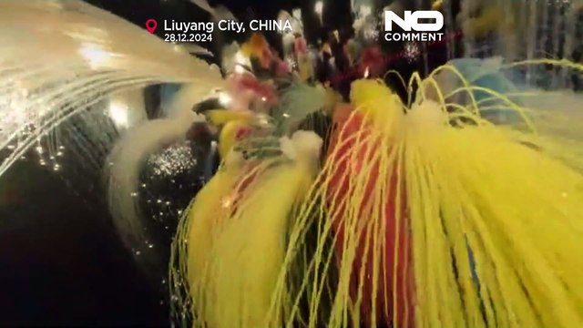 Incroyable spectacle pyrotechnique pour célébrer la nouvelle année en Chine