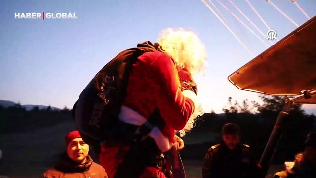 Pamukkale'de sıcak hava balonundan atlayış