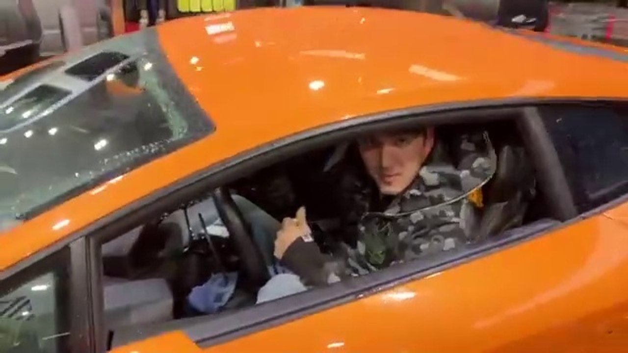 THEY HAD ONLY ONE HOUR TO SPEND $100,000 IN NEW YORK