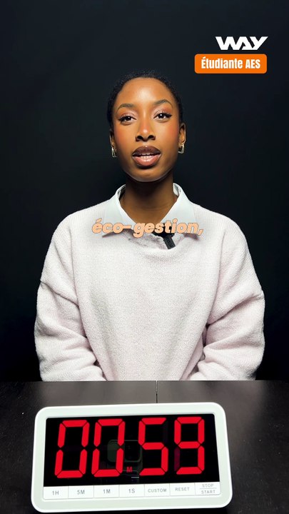 C'est comme éco-gestion, mais pour les gens de gauche ?  Charlène est étudiante en AES, et contre toute attente, elle ne veut pas finir fonctionnaire. Elle fait ses études en région parisienne.  Elle répond à tous les clichés sur ses études.