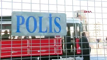 İstanbul'un kalbinde yılbaşı hazırlıkları: Demir bariyerler yerleştirildi