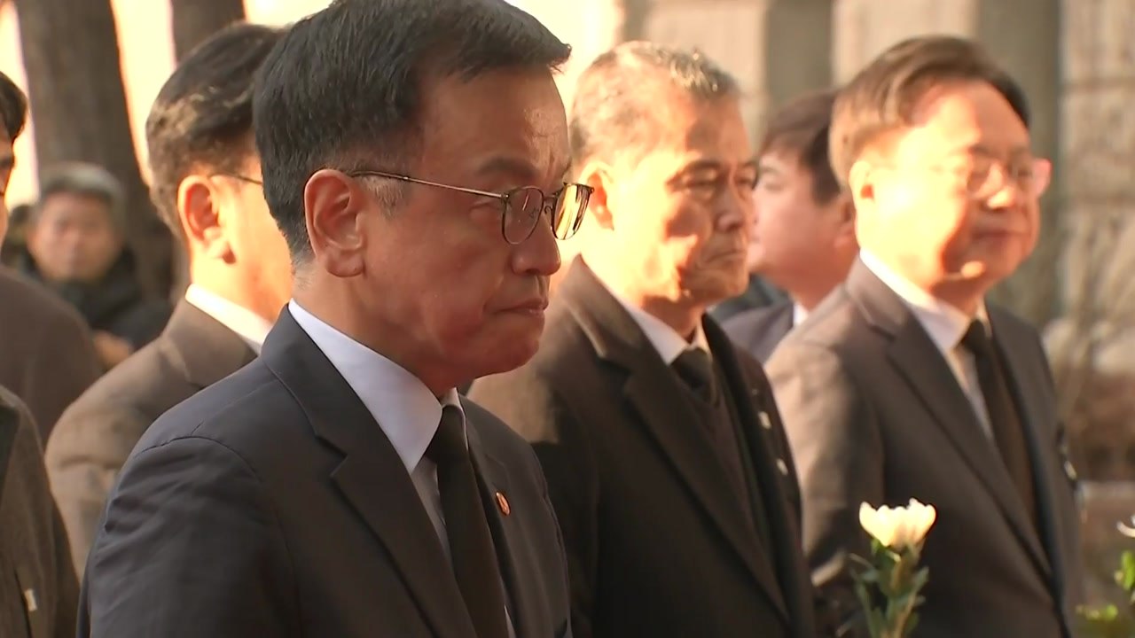 최상목, 서울 합동분향소 조문..."아픔 반복 않도록 할 것" / YTN