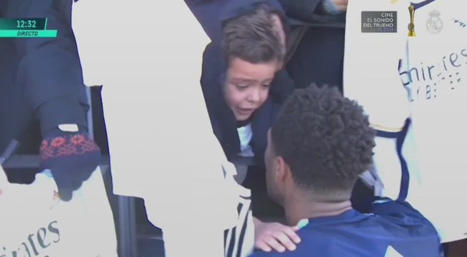 Pelos de punto con Bellingham y este niño: momentazo épico en Valdebebas