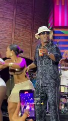 Influenciadora baiana famosa cai no samba ao lado de Ronaldinho Gaúcho e Galvão Bueno ao som do É o Tchan; assista