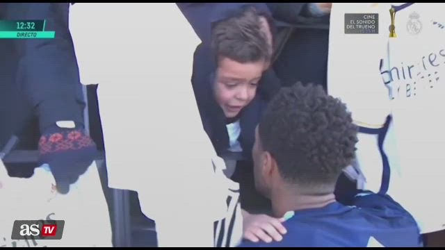 Bellingham wins everyone's heart with this epic moment with a child in Valdebebas