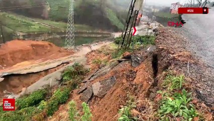 Rize'de heyelanda köy yolu çöktü