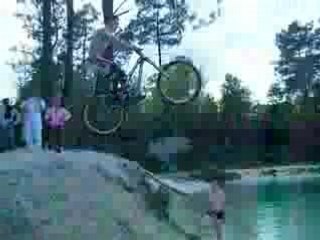 charly en water jump