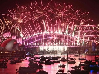 Mit Mega-Feuerwerk: Sydney begrüßt das neue Jahr 2025