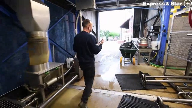 Nick Davis, the founder of Hobsons Brewery, shows us behind the scenes and how the brewery operates.