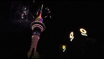 Capodanno in Nuova Zelanda, spettacolo nel cielo di Auckland