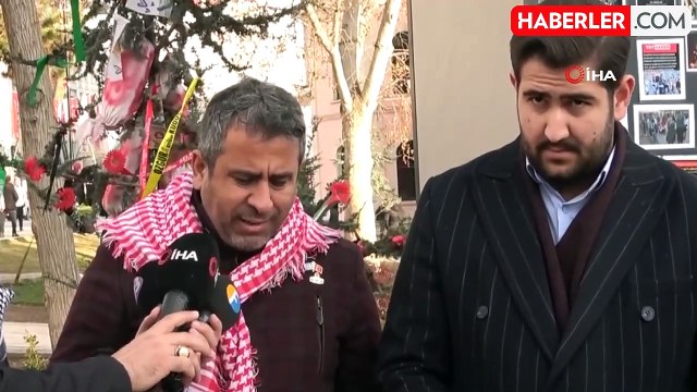 Elazığ'da Yılbaşı Kutlamaları Kınandı, Çam Ağacına Filistin Bayrakları Asıldı