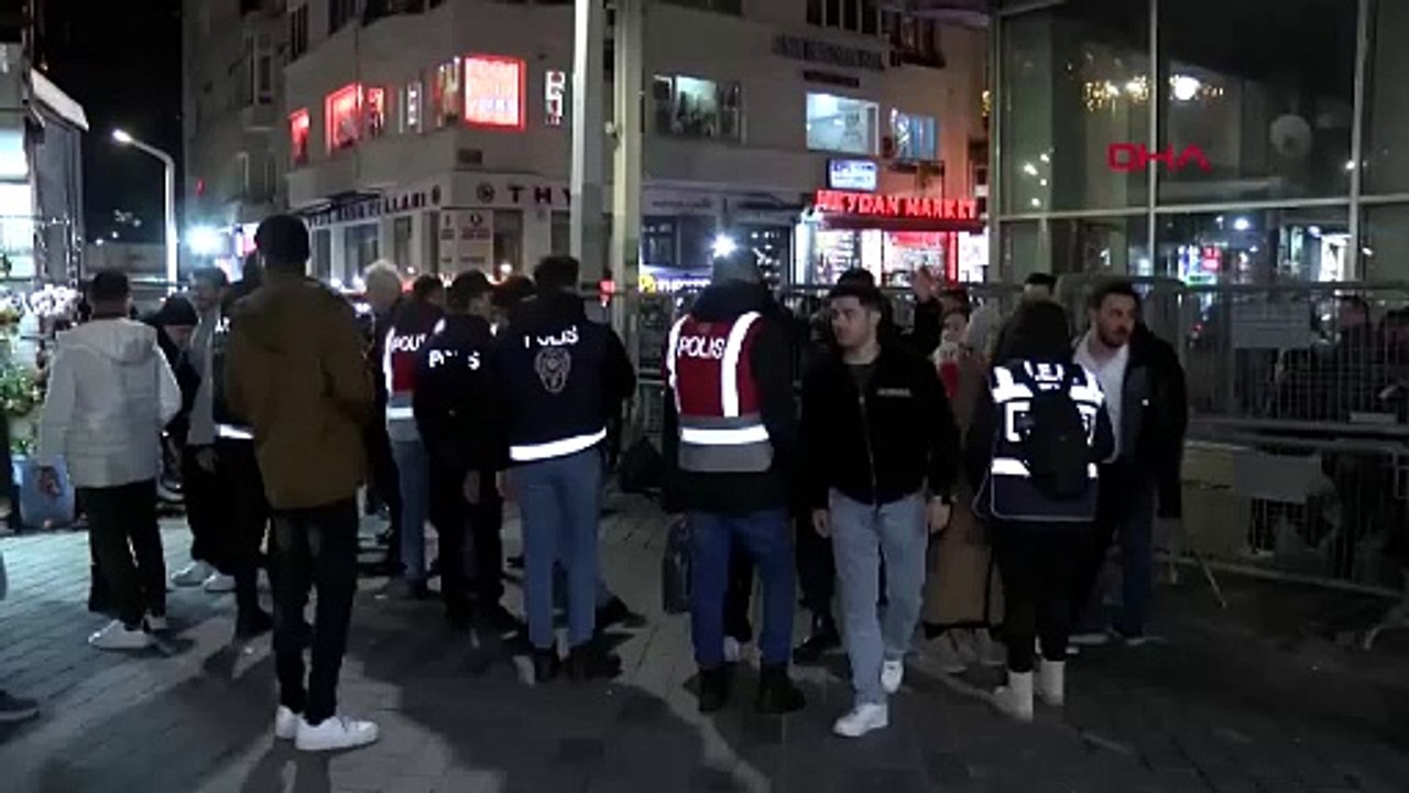 İstanbul – Taksim’de polis köpekleri ve atlı polislerle denetim / Ek röportajlarla