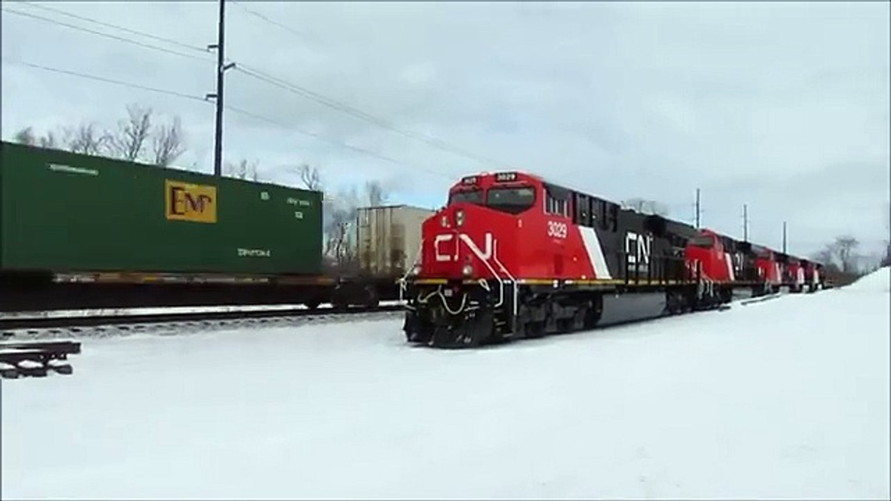 NS Eastbound Passing 5 New GE CN Locomotives! Erie, PA By Jim Gray
