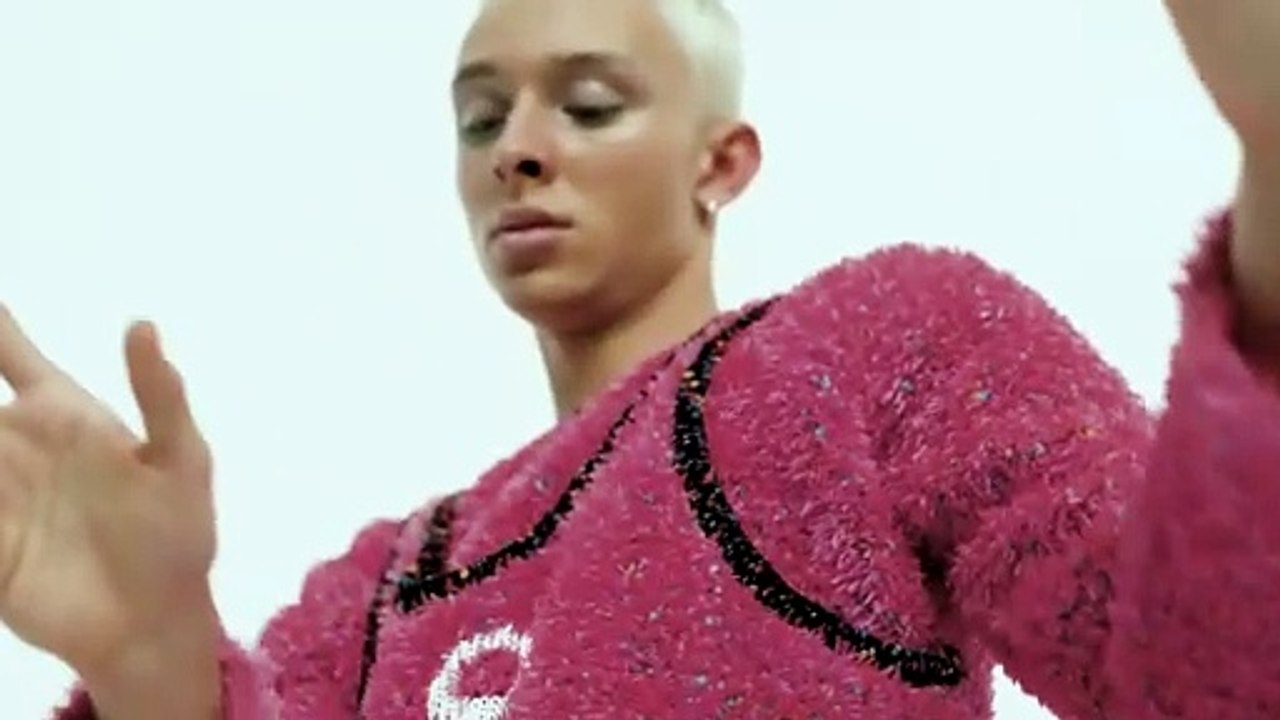 Should I stretch before dancing_