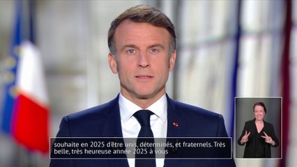 Emmanuel Macron : «Très belle, très heureuse année 2025 à vous et à vos proches»