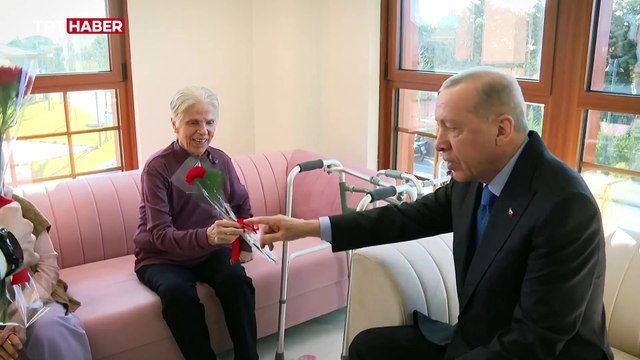 Cumhurbaşkanı Erdoğan, Darülaceze sakinleriyle bir araya geldi