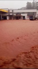 Enchente atinge trecho da BR-040, em Conselheiro Lafaiete