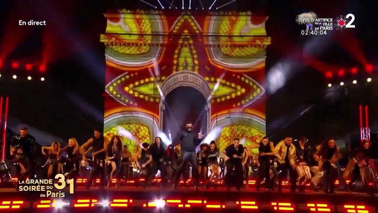 En 2022, Maître Gims demandait aux musulmans d'arrêter de fêter la nouvelle année le 31 décembre... Hier soir, il chantait sur les Champs-Elysées pour.. fêter le passage en 2025 !