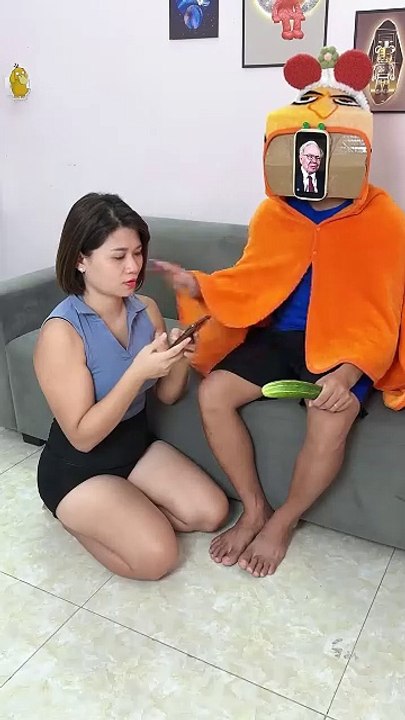 She doesn't like to eat 😒😨  #couples #funny