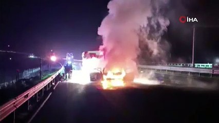 İzmir’de yanan araç hurdaya döndü