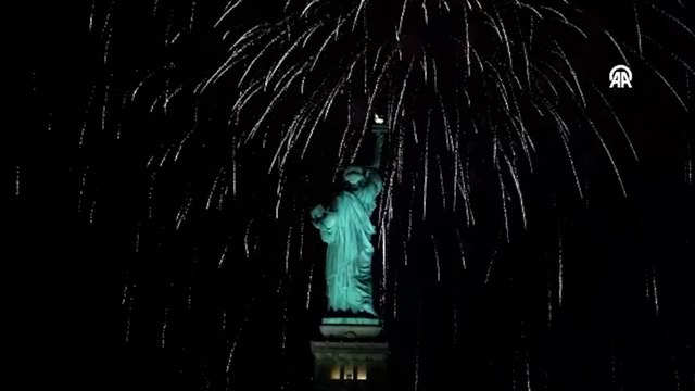 ABD, yeni yıla havai fişek gösterileriyle girdi