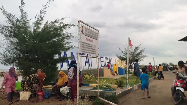 Wisata Pantai Tegalagung Desa Benda