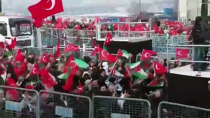 İstanbul'da yılbaşı sabahında binlerce kişi Filistin için sokaktaydı