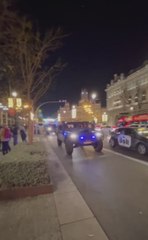 Así es cómo prepara la policía nacional la Puerta del Sol de Madrid para que la gente se pueda tomar las uvas