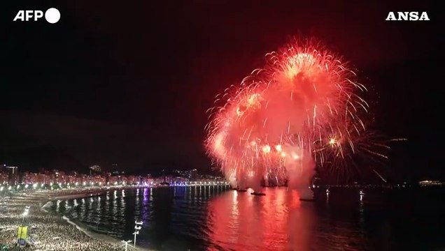 Capodanno a Rio de Janeiro, i festeggiamenti a Copacabana