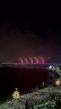 O espetáculo de luzes no Réveillon 2025 de Florianópolis