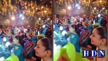 Sheheryar Munawar, Maheen Siddiqui share gorgeous reception snaps
