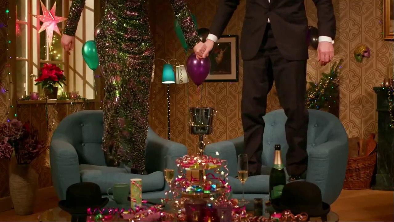 Rådhusklokker - Året skifter fra 2024 til 2025 på Københavns Rådhusplads | DR1