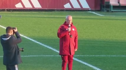 Roma, allenamento a porte aperte. Ranieri al microfono: "Ci fate sentire amati"