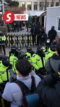 South Korea authorities enter impeached President Yoon's compound in arrest attempt
