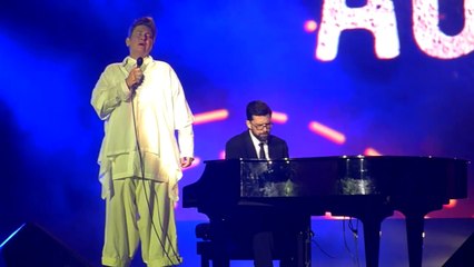 K D Lang - Hallelujah