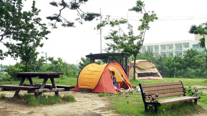 In Another Country (2012) - Bande annonce