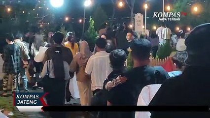 Ratusan Lampion Berisi Doa Terbang di Langit Gunungkidul