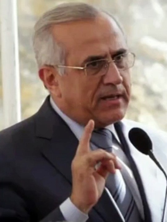 استقبل البطريرك الماروني الكاردينال مار بشارة بطرس الراعي قبل ظهر اليوم في الصرح البطريركي في بكركي الرئيس العماد ميشال سليمان في زيارة للتهنئة بالاعياد المجيدة.