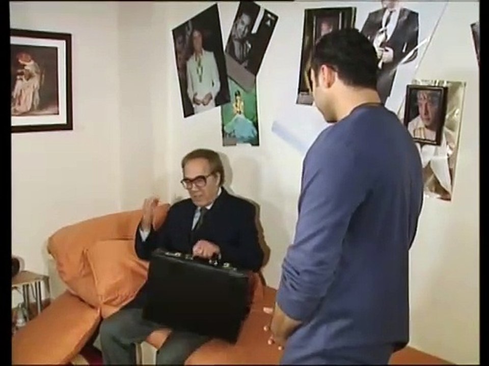 ابوه دخل عليه الشقة وهو جايب واحدة  #ماما_فى_القسم