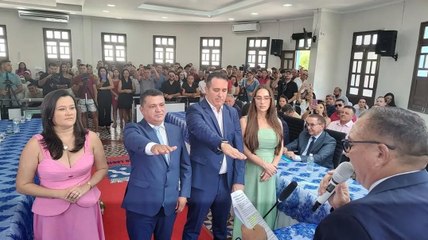 Luiz Claudino se emociona durante posse: “Serei prefeito de todos de São João do Rio do Peixe”
