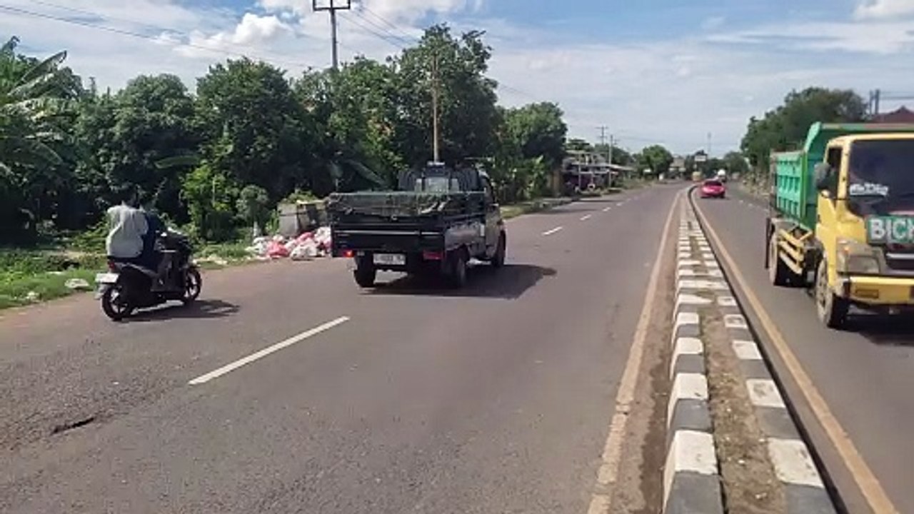 Sampah Masih Menumpuk di Jl. Raya Bencirong