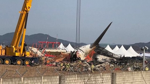 Polícia sul-coreana revista aeroporto e escritórios da Jeju Air após acidente