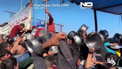 Desperately hungry Gazans in scramble to get food aid