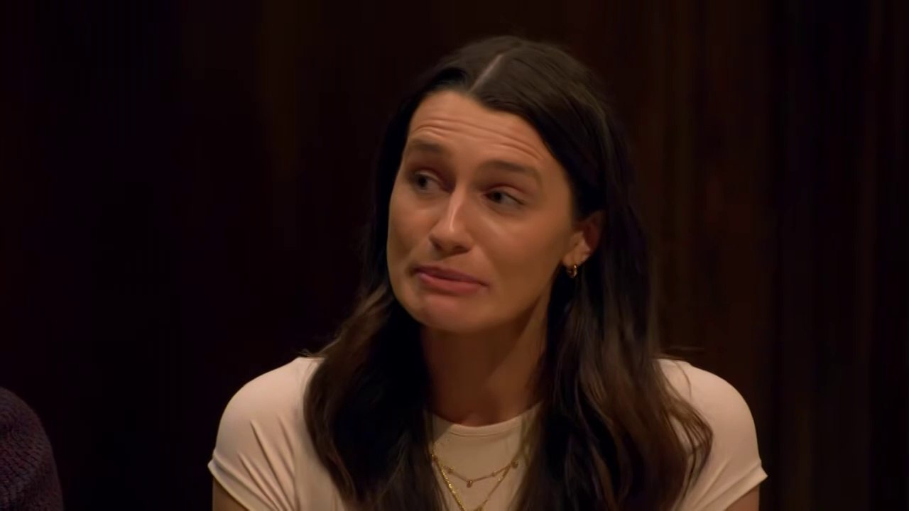 S03 E01