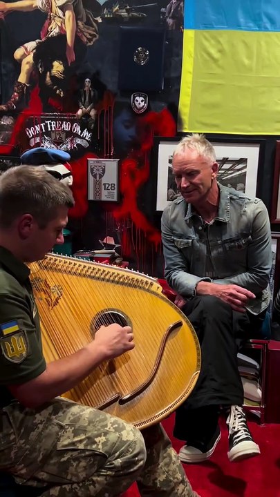 Regardez le duo émouvant du chanteur britannique Sting avec un soldat ukrainien sur son tube "Shape of My Heart" à Los Angeles - VIDEO