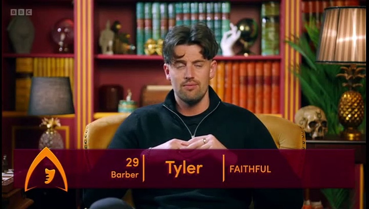 E02