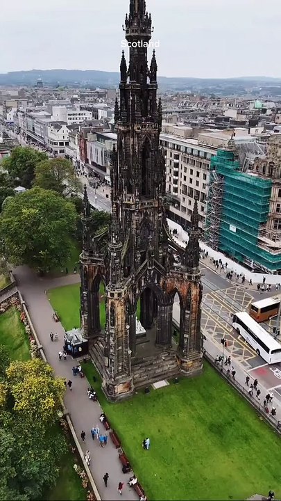 Édimbourg ❤❤  Scotland  #ScotlandTravel#ScotlandForever#TravelBucketList#Edinburgh#EdinburghTok#edinburgh#scotland#visitedinburgh#visitscotland#braveheart#outlander#visitbritain#greatbritain#tartan#plaid#rainyda